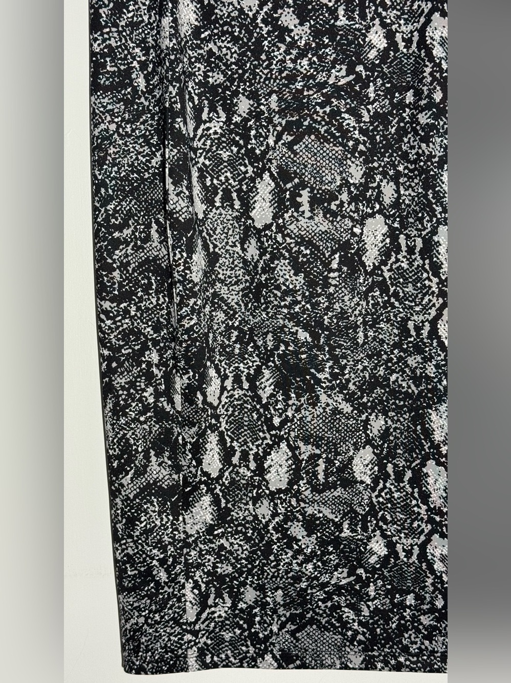 Apt. 9 Black & White Snake-Print Pencil Skirt NWT - Picture 5 of 8